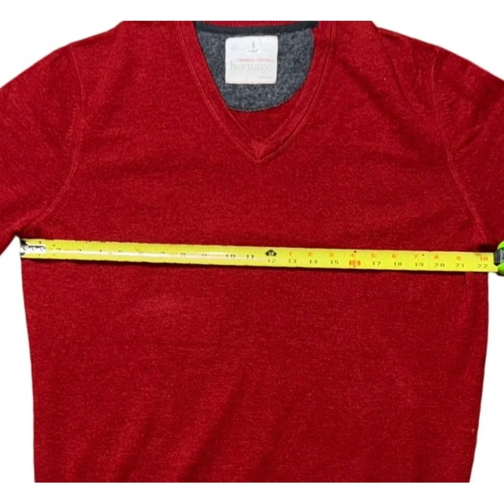 Banana Republic‎ Heritage Red Wool V Neck Long Sleeve Sweater Men's Size L